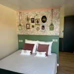 Chambre confortable avec tv à La Loge de Joséphine, gîte en Vendée proche Puy du Fou